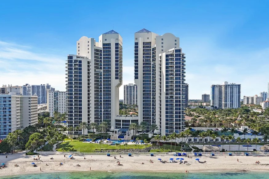 Ocean I View from Collins Avenue