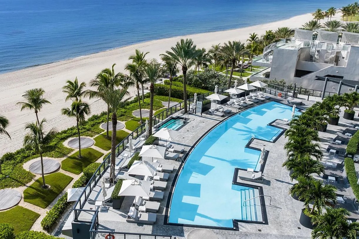 Porsche Design Tower Pool and Beach