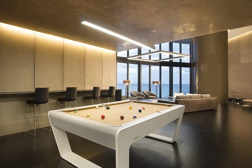 Porsche Design Tower Entertainment