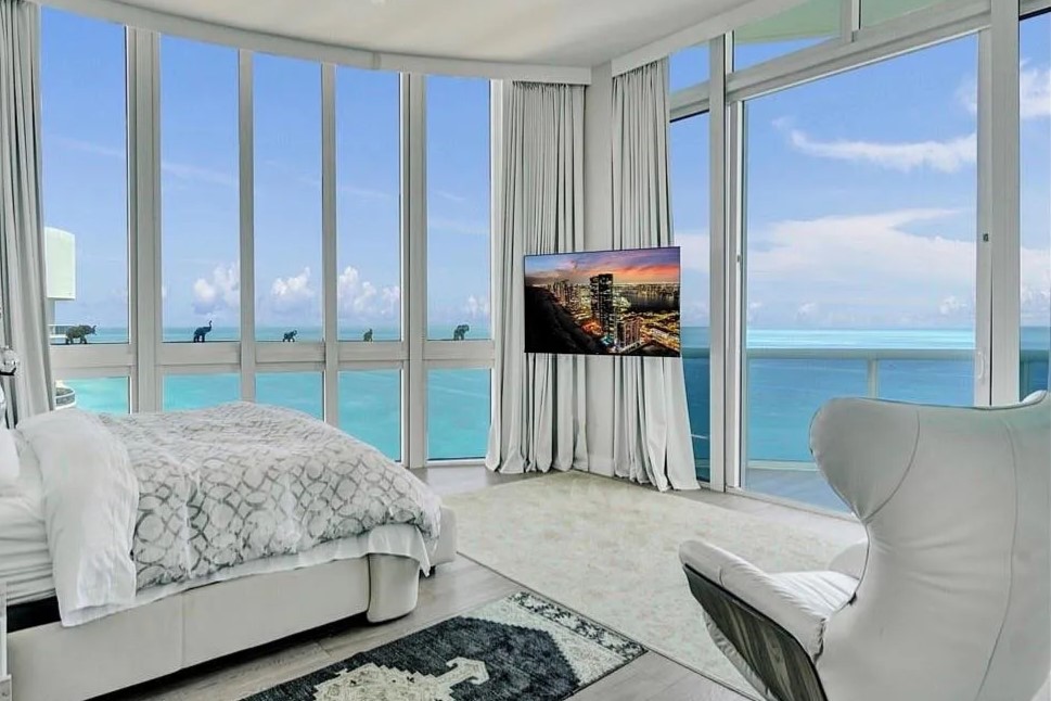 Trump Tower II Condo