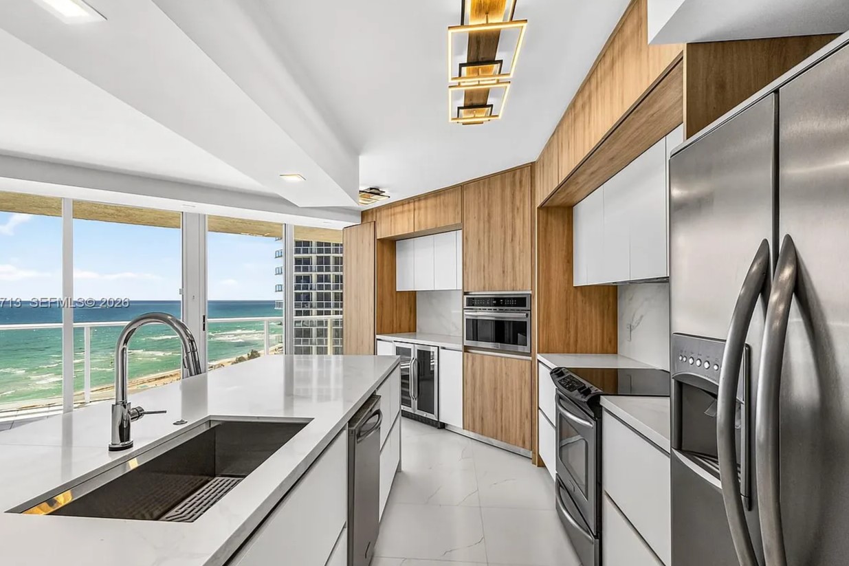 Oceania II Kitchen