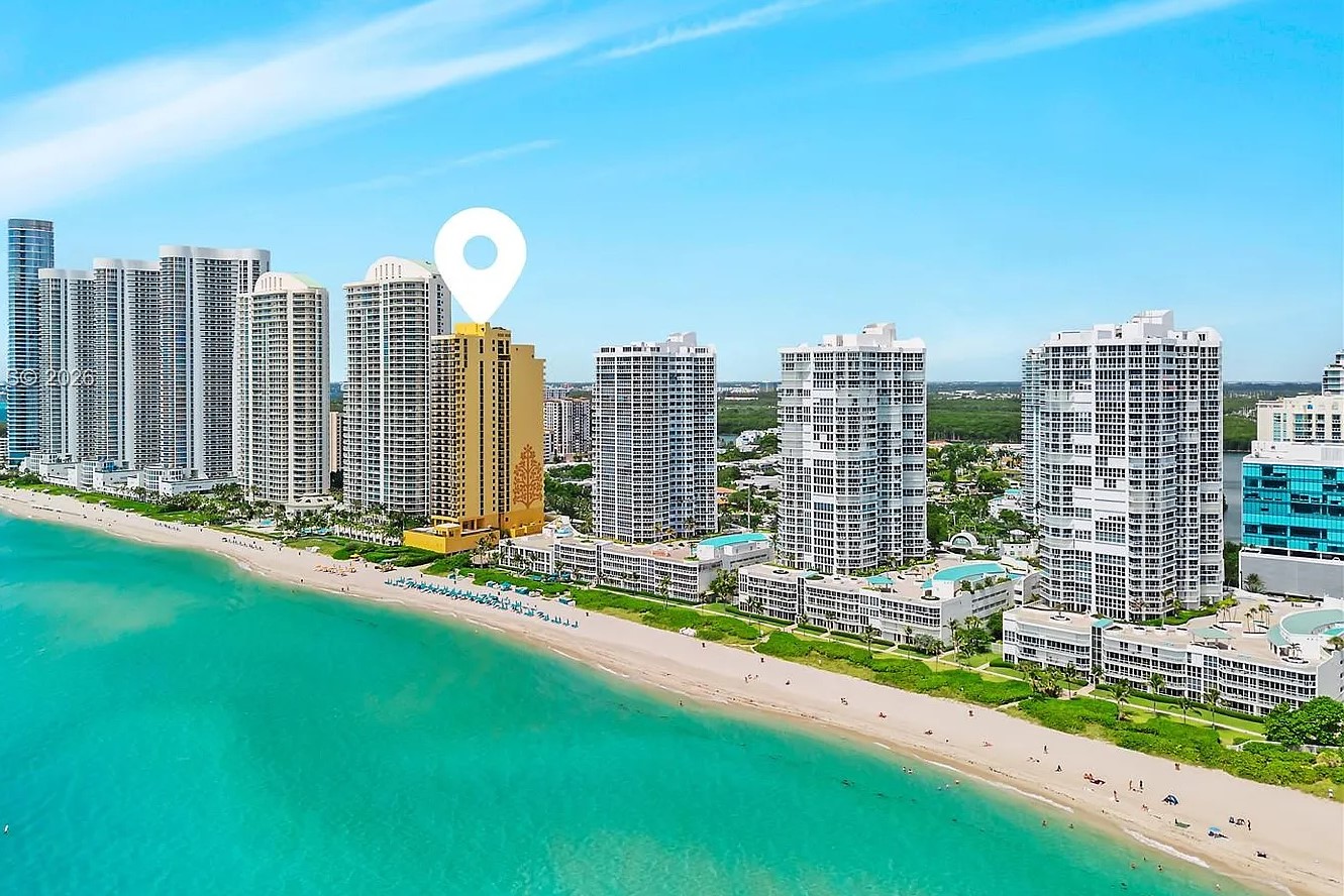 Sayan Tower Beach Front