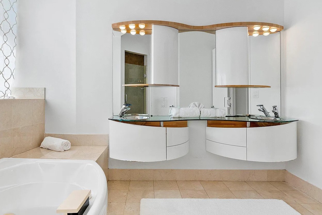 Trump Palace Bathroom