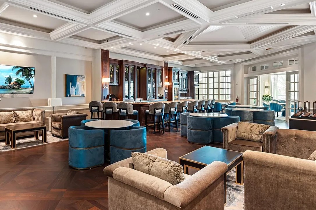 Turnberry Ocean Colony Bar Area