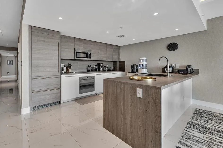 400 Tower Kitchen