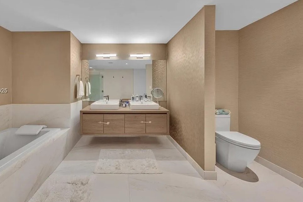 400 Tower Bathroom