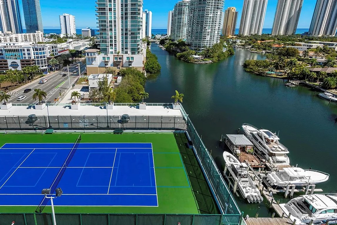 400 Tower Tennis Area