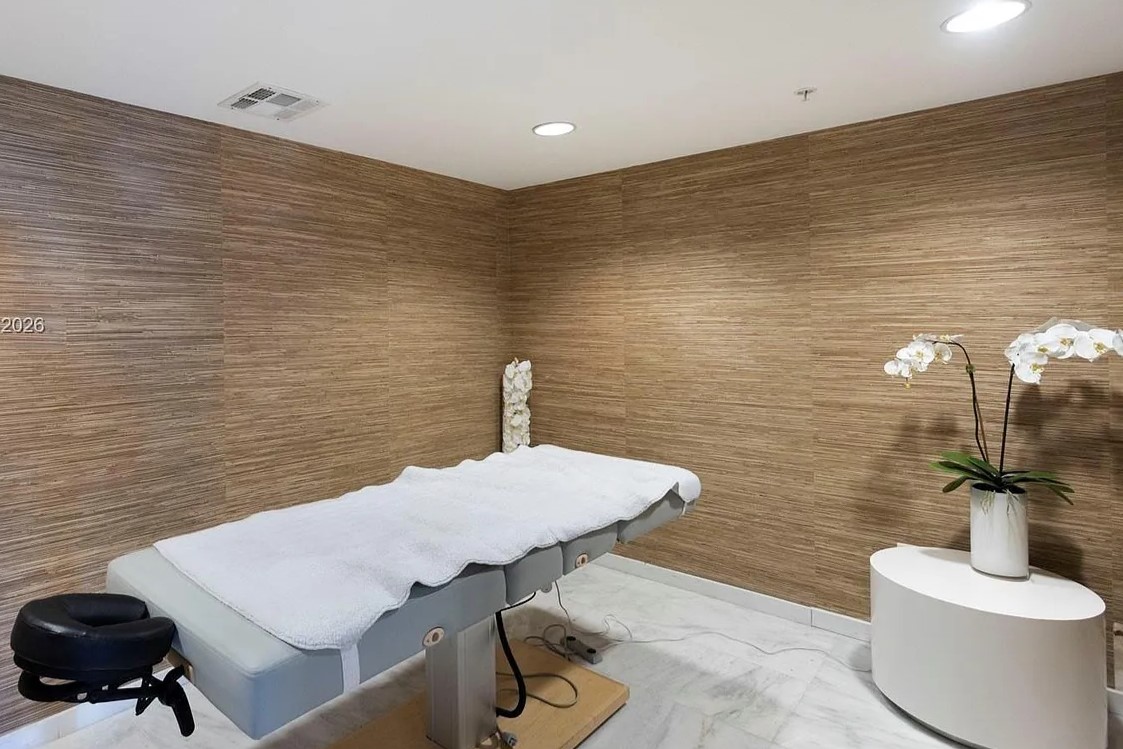 400  Tower Massage Area