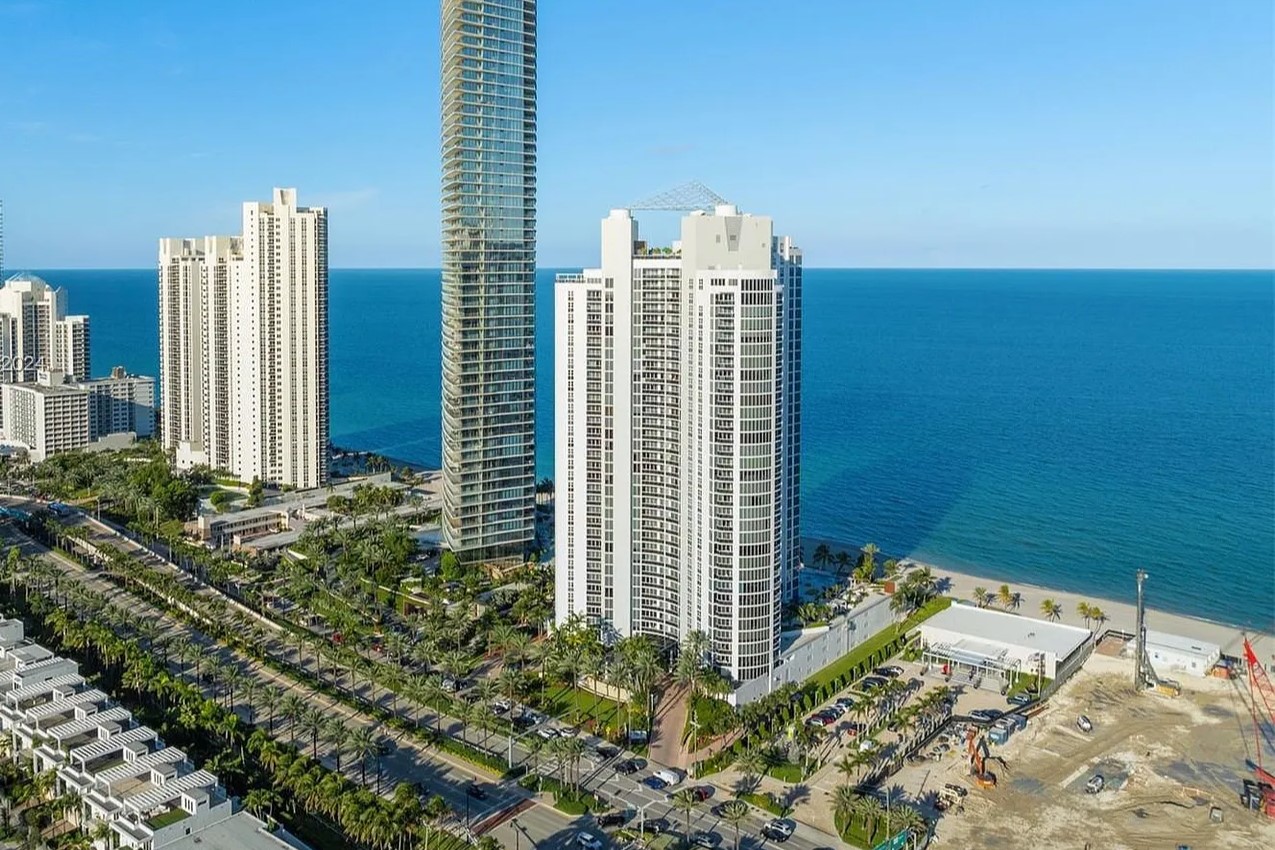 Ocean III View From Collins Avenue