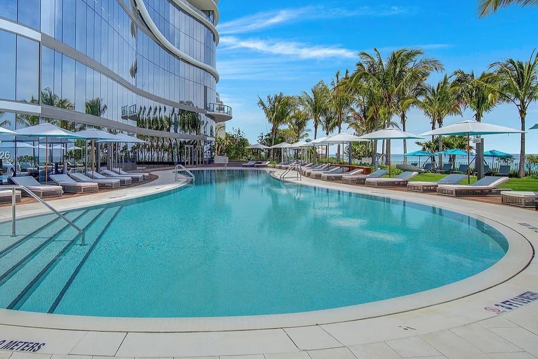 The Ritz-Carlton Pool