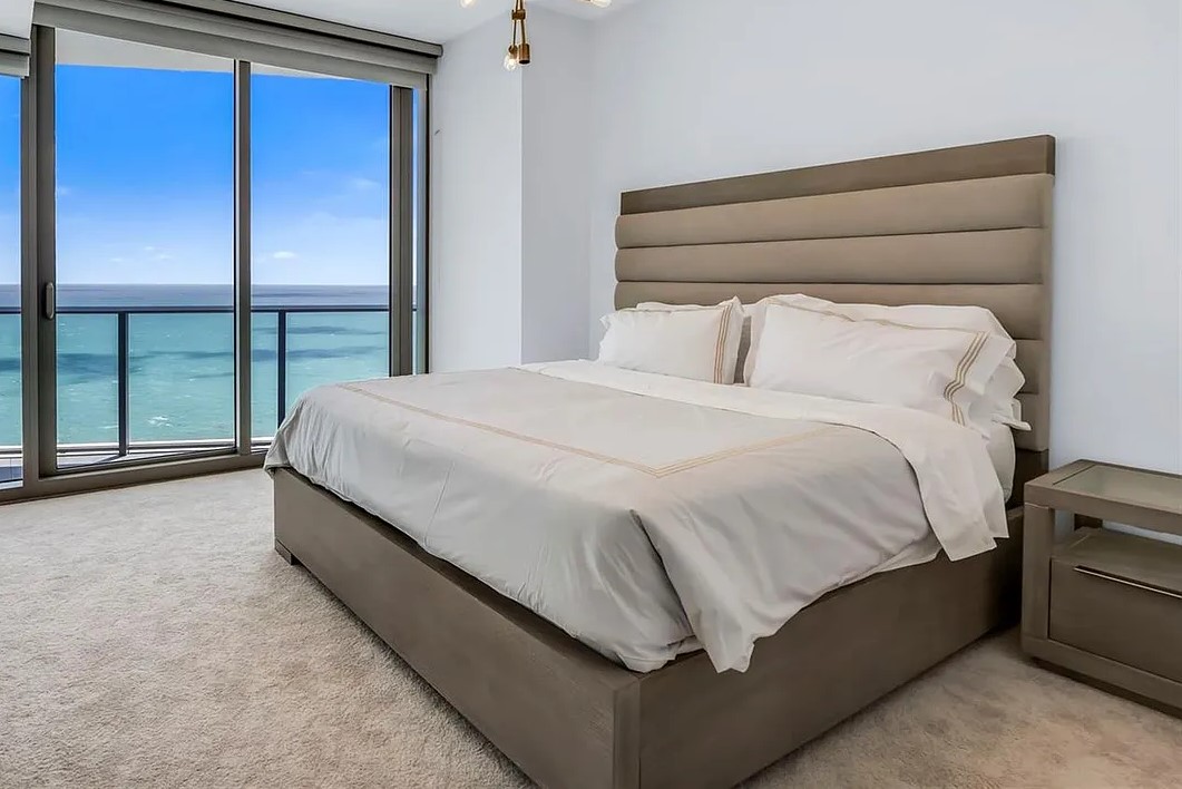 The Ritz-Carlton Bedroom