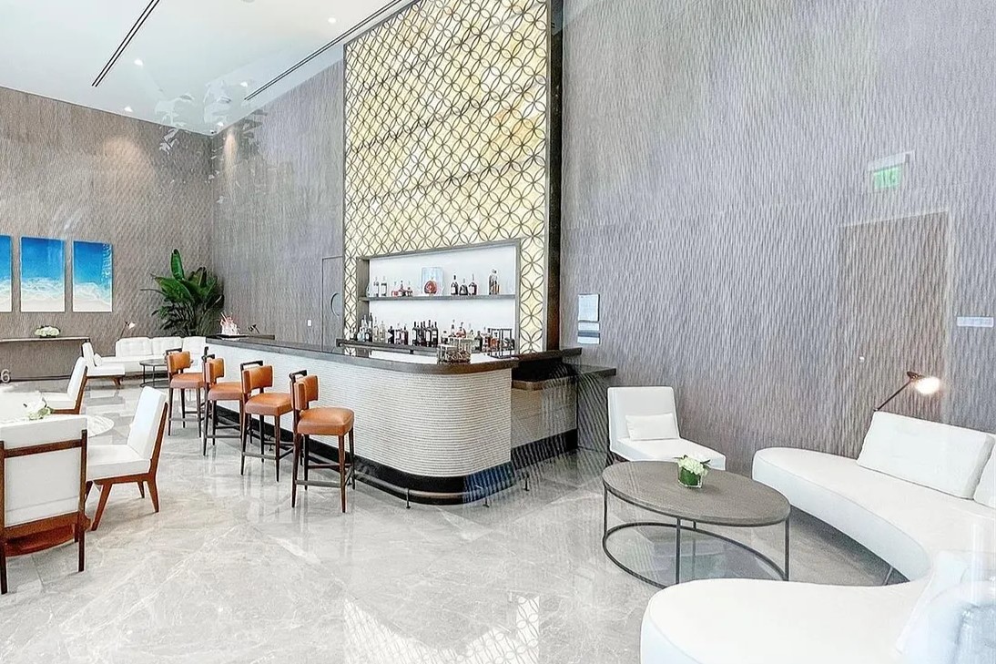 The Ritz-Carlton Bar Area