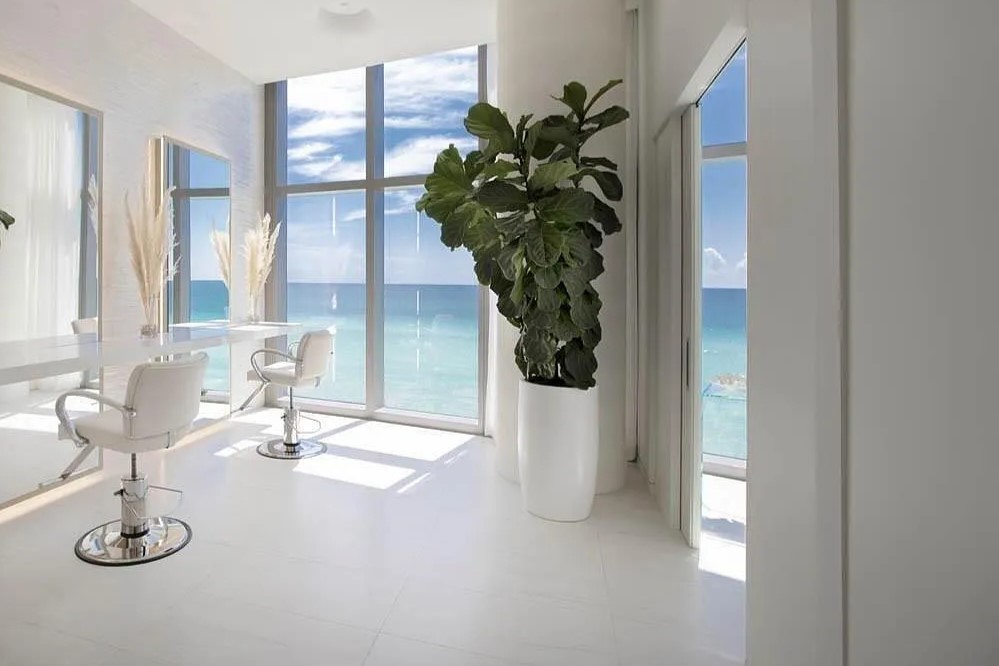 The Ritz-Carlton Salon