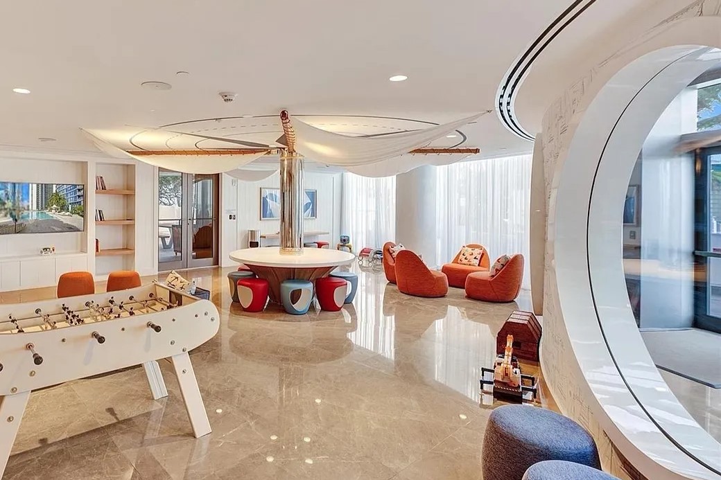 The Ritz-Carlton Waiting Area