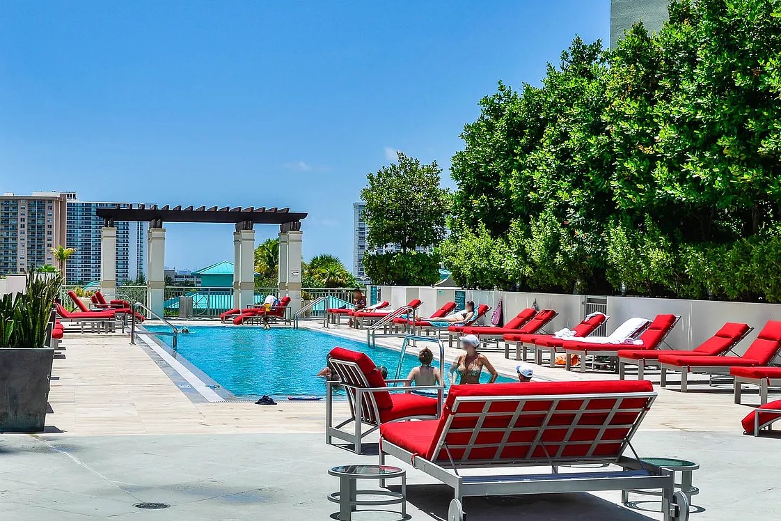 St. Tropez Pool