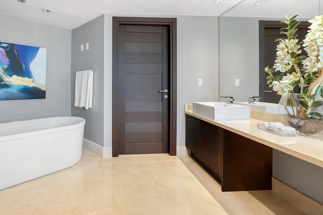 St. Tropez Bathroom