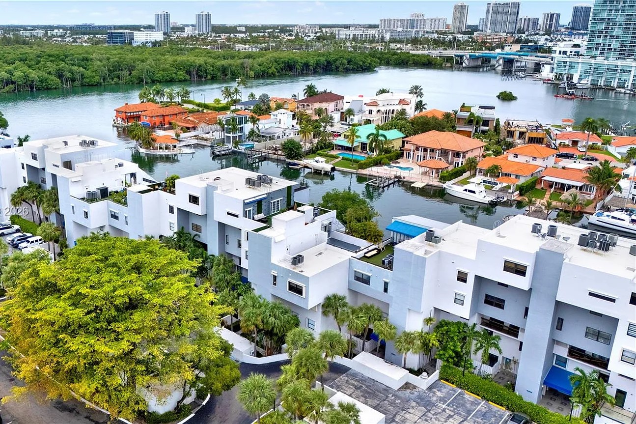 Poinciana Island Apartments