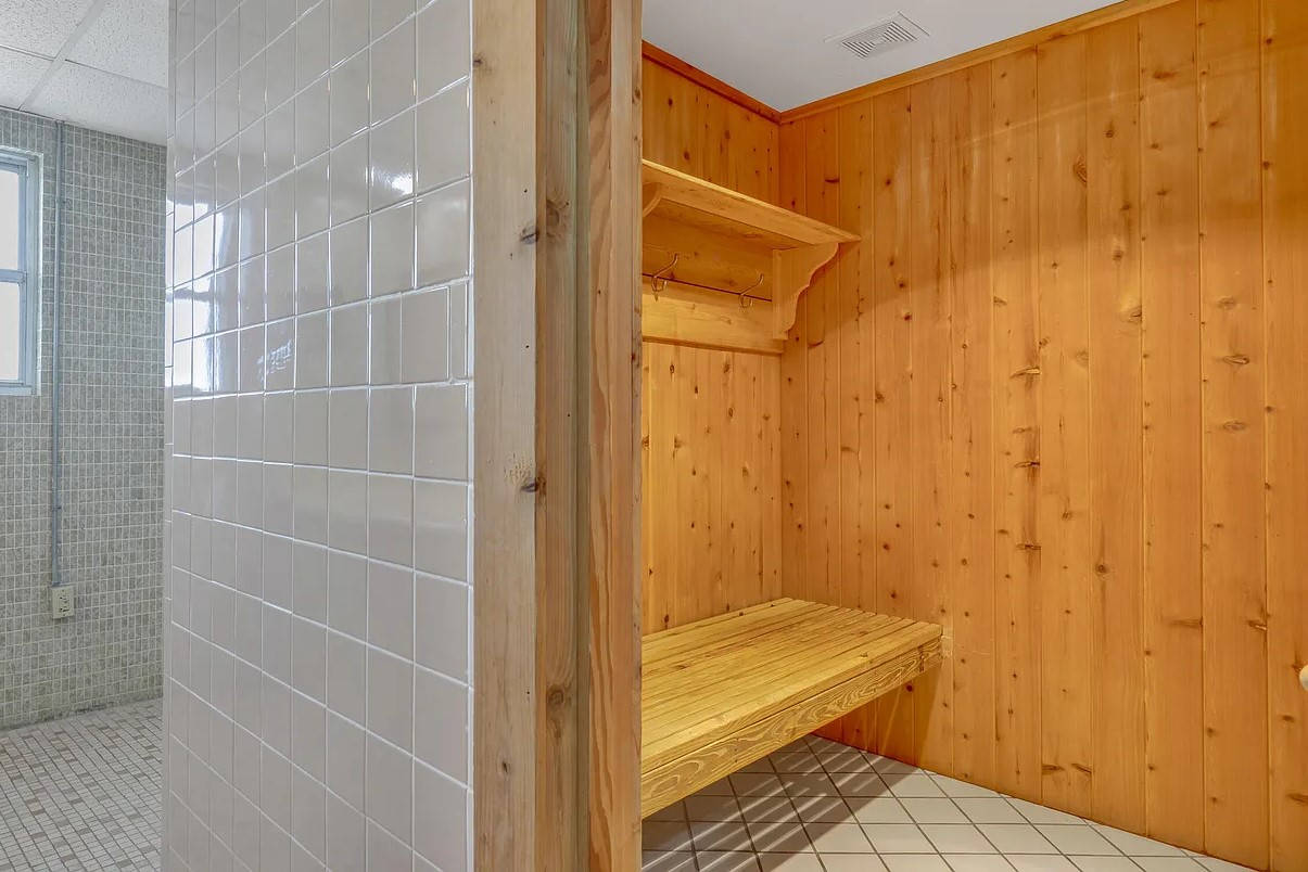 Arlen House Sauna