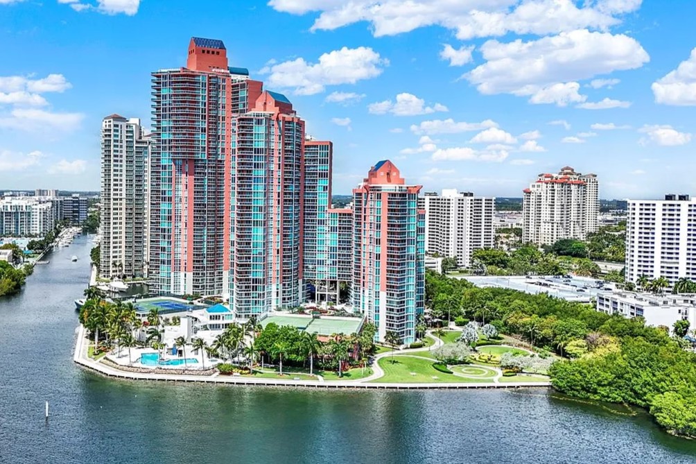 Hidden Bay | Aventura, FL
