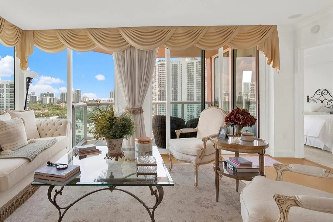 Hidden Bay Living Area