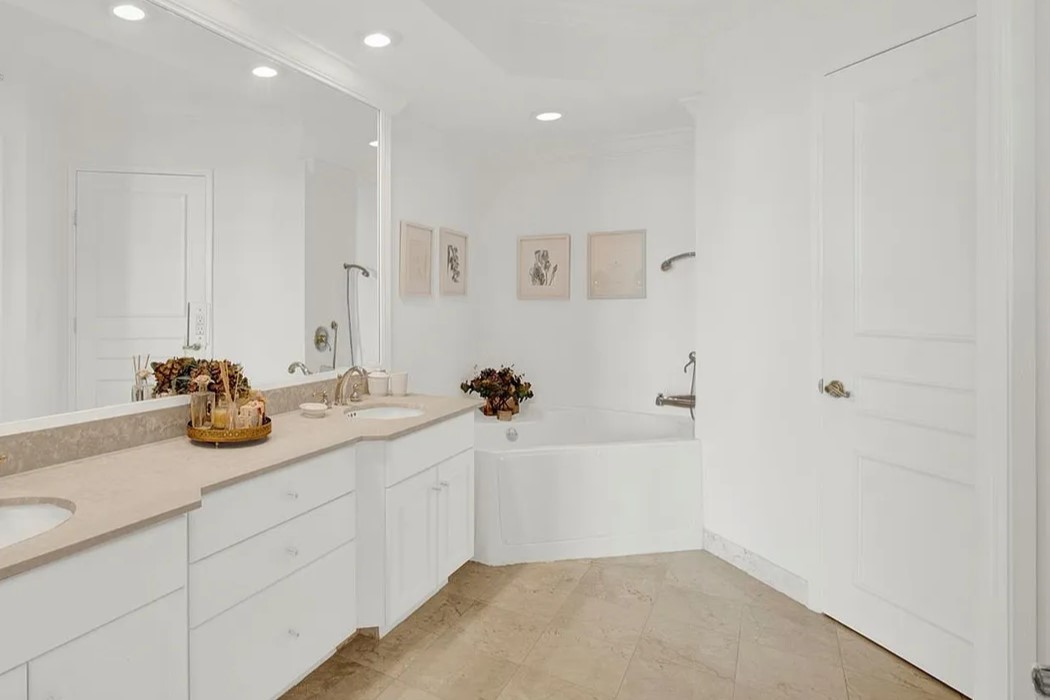 Hidden Bay Bathroom