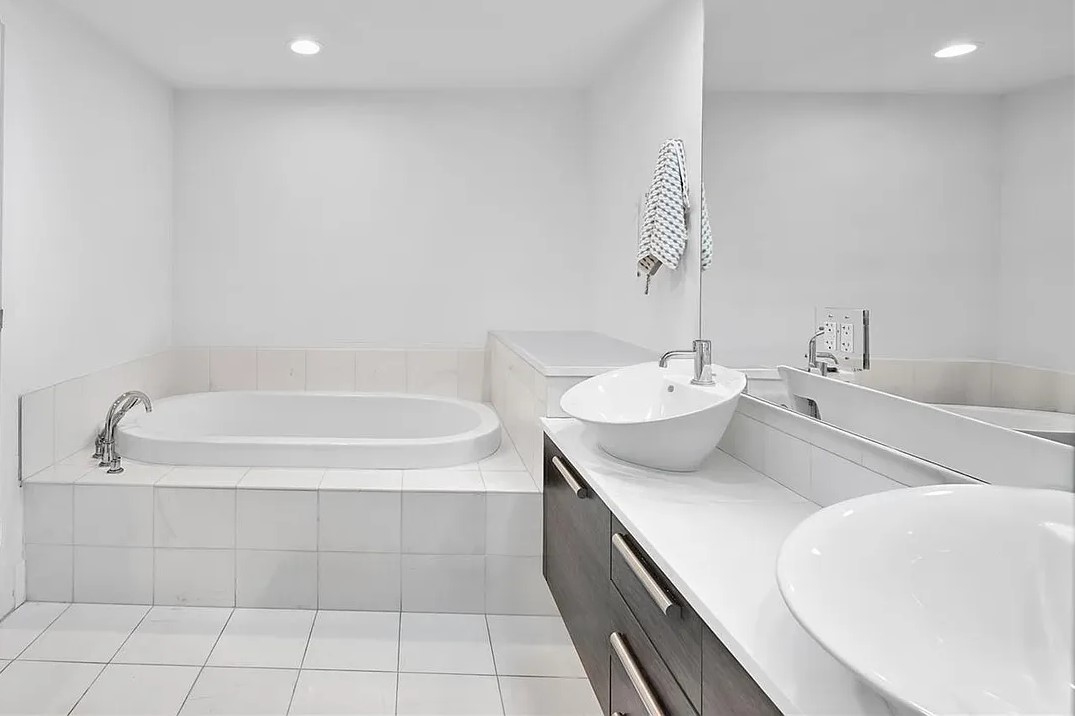 Hidden Bay Bathroom