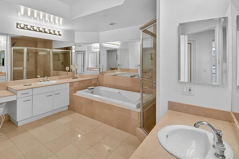 Atlantic II Bathroom