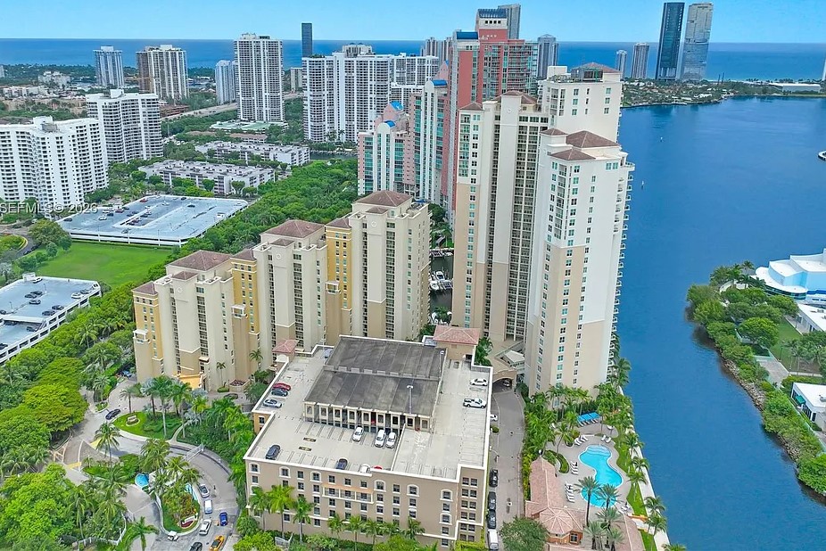 Aventura Marina One | Biscayne Bay View