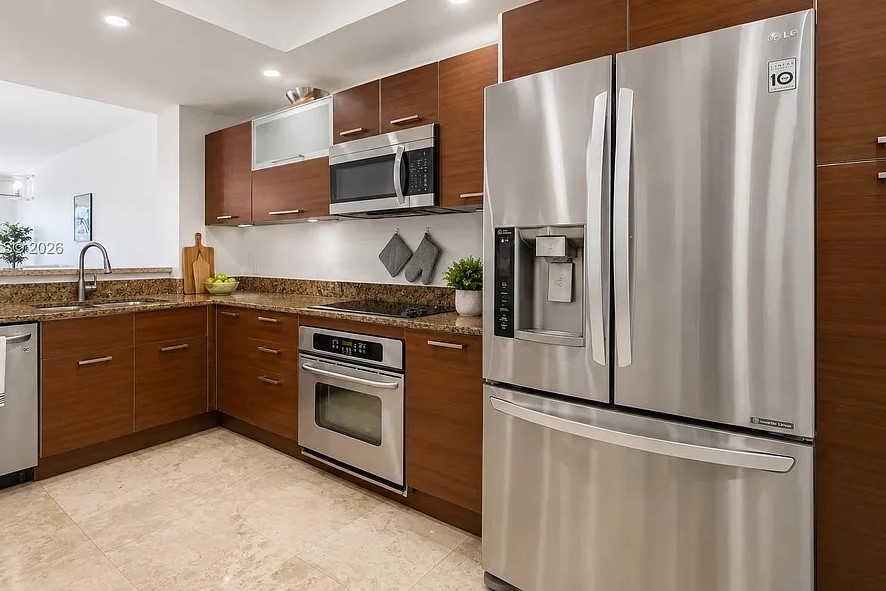 Aventura Marina II Kitchen