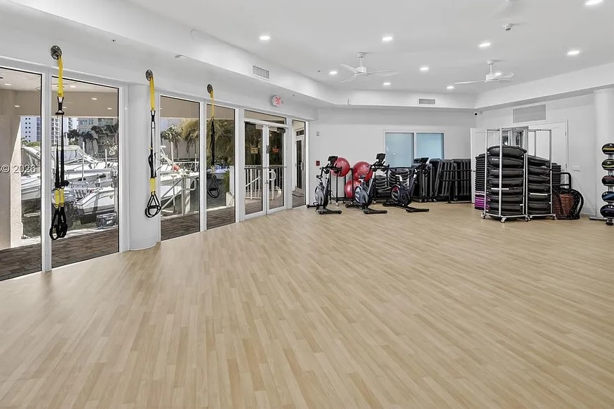 Aventura Marina II Yoga Room