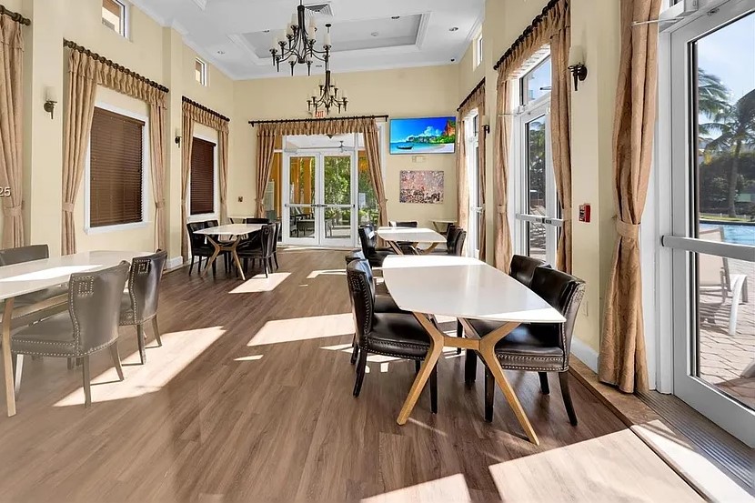 Aventura Marina II Club Room