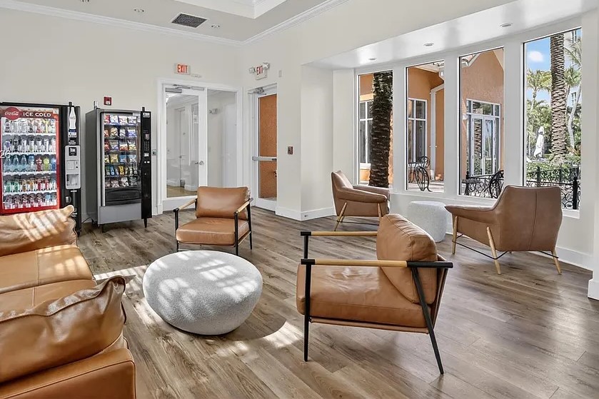 Aventura Marina II Lounge Area