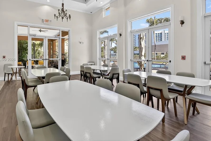 Aventura Marina II Meeting Area