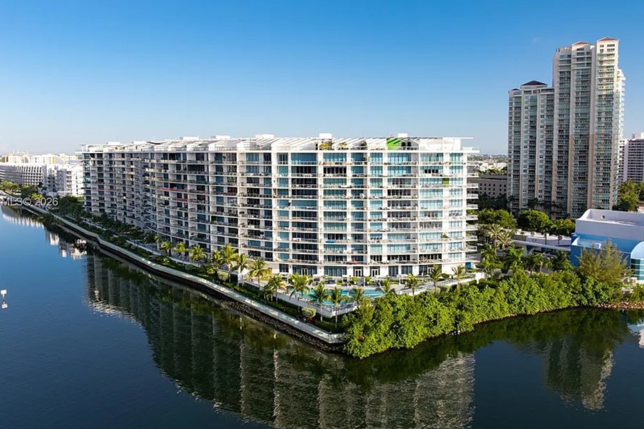 Echo in Aventura, FL