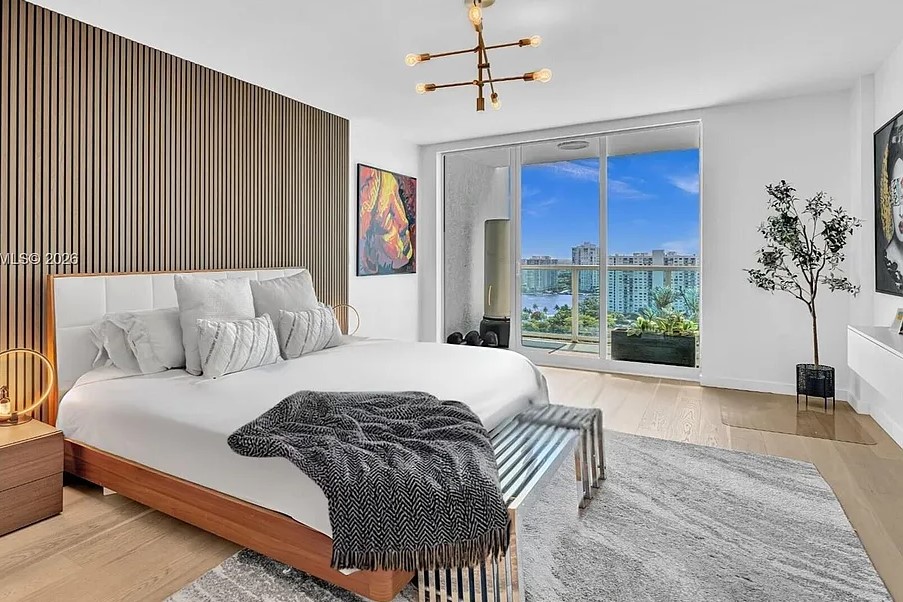 Peninsula I Bedroom