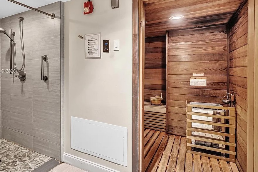 Peninsula I Sauna