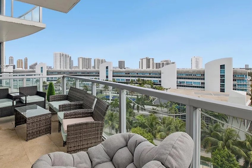 Uptown Marina Lofts Balcony