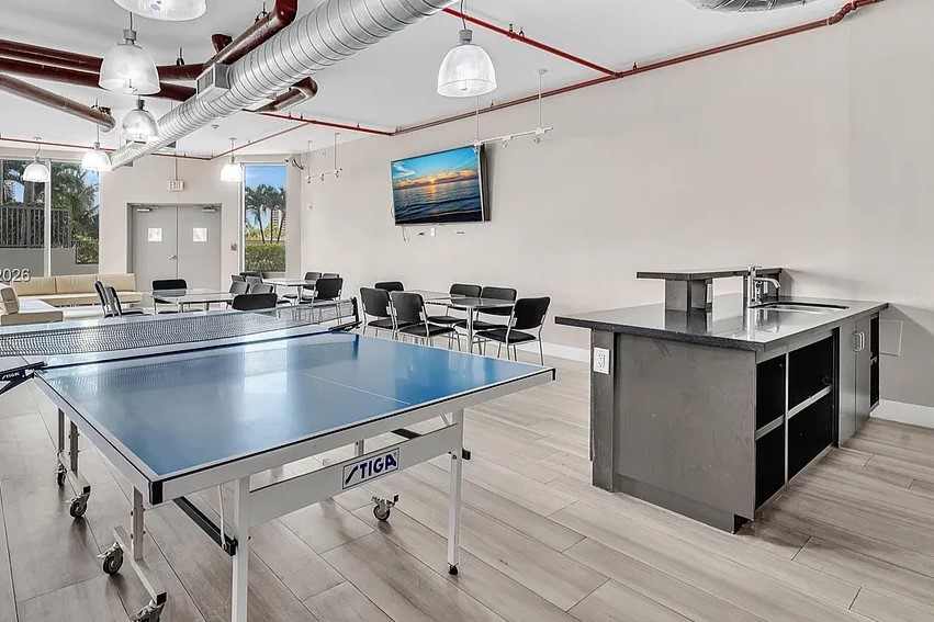 Uptown Marina Lofts Entertainment Area