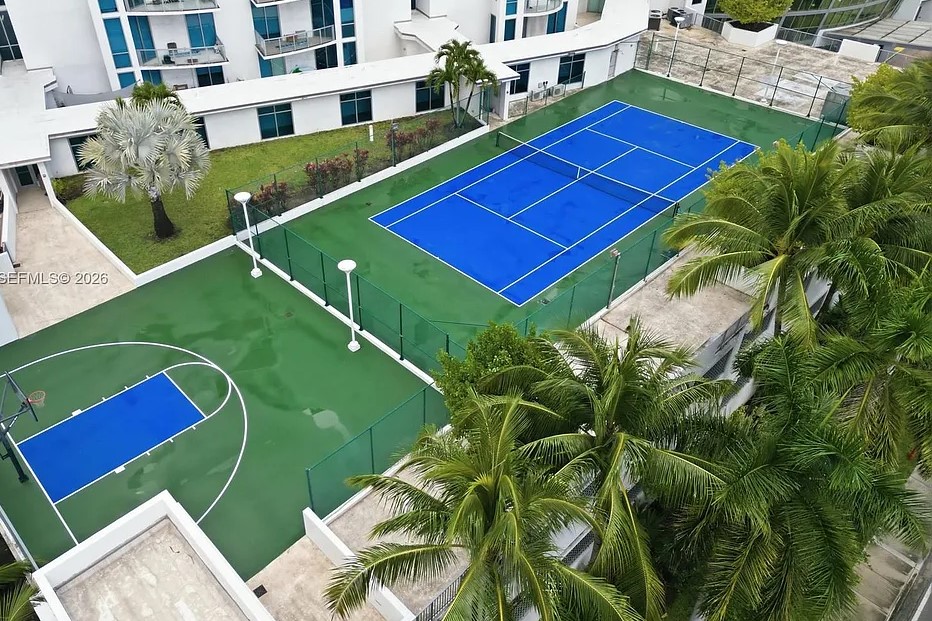 Uptown Marina Lofts Sports Area