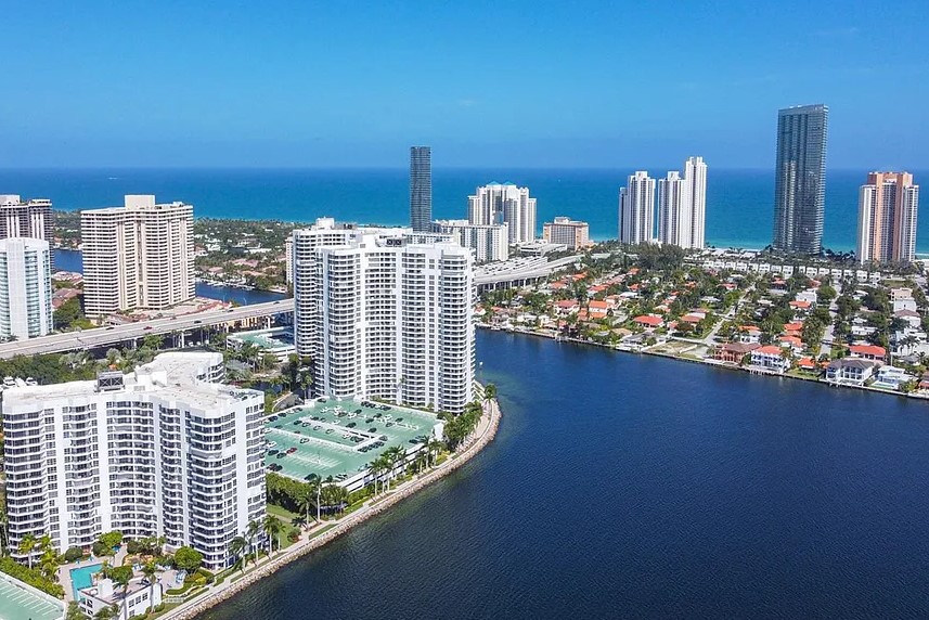 Mystic Pointe 200 View