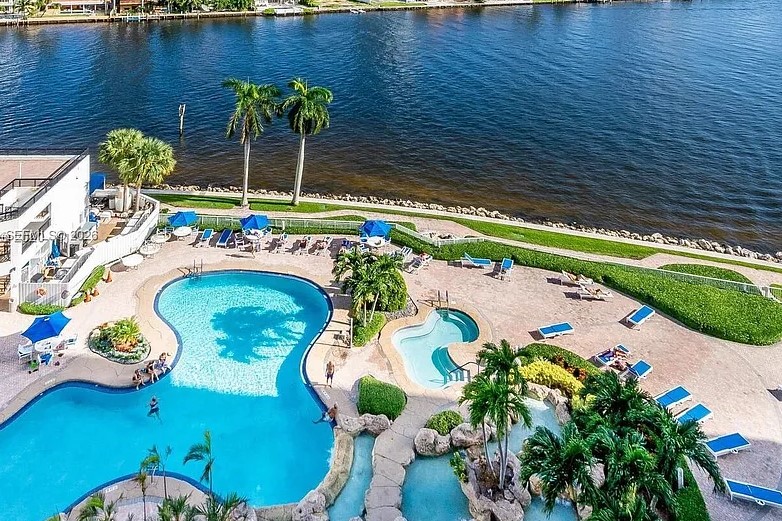 Mystic Pointe 200 Pool