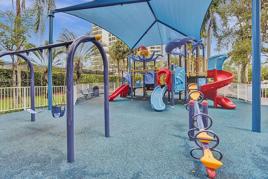 Mystic Pointe 200 Playground