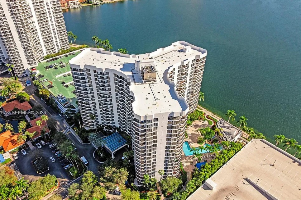 Mystic Pointe 300 Aerial View