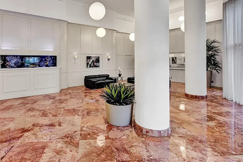 Mystic Pointe 300 Lobby