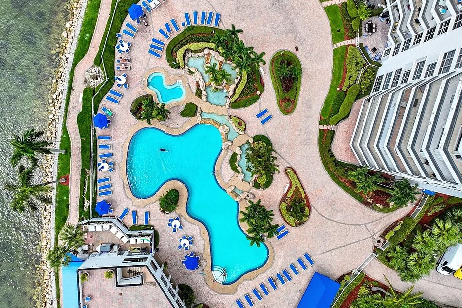 Mystic Pointe 300 Tower Pool and Lake