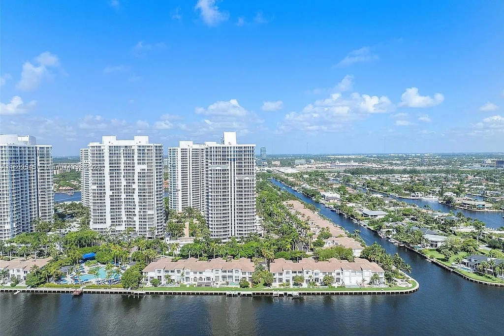 Courtyards at The Point