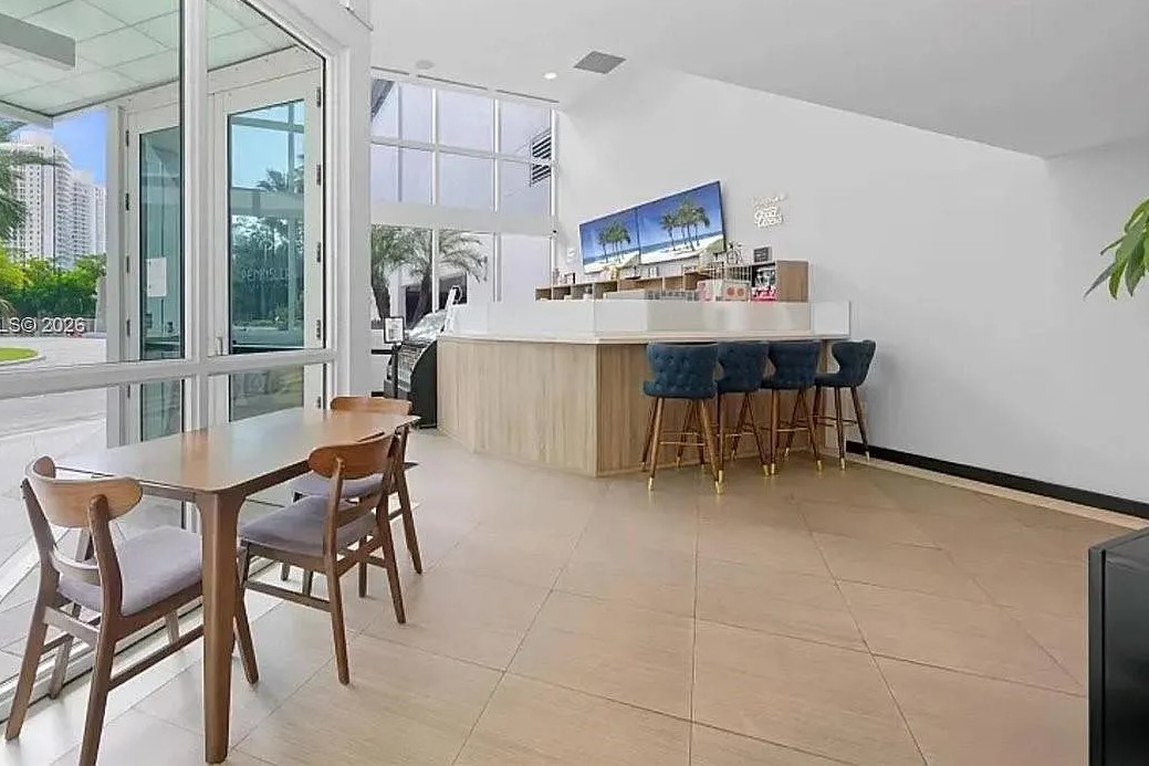 Peninsula II Cafe