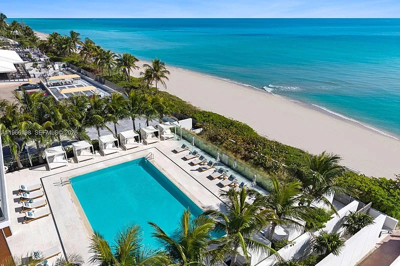 2000 Ocean Pool and Beach