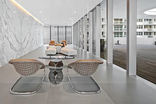 2000 Ocean Resident Lounge