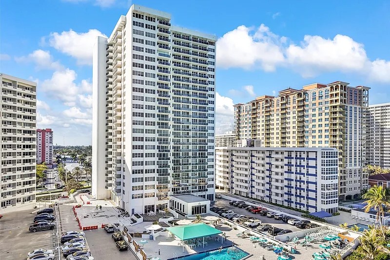 Peninsula I Tower